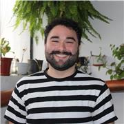 Me defino como una persona muy resolutiva y sobre todo paciente. Me gustaría dar clase a quien esté dispuesto a ser enseñado